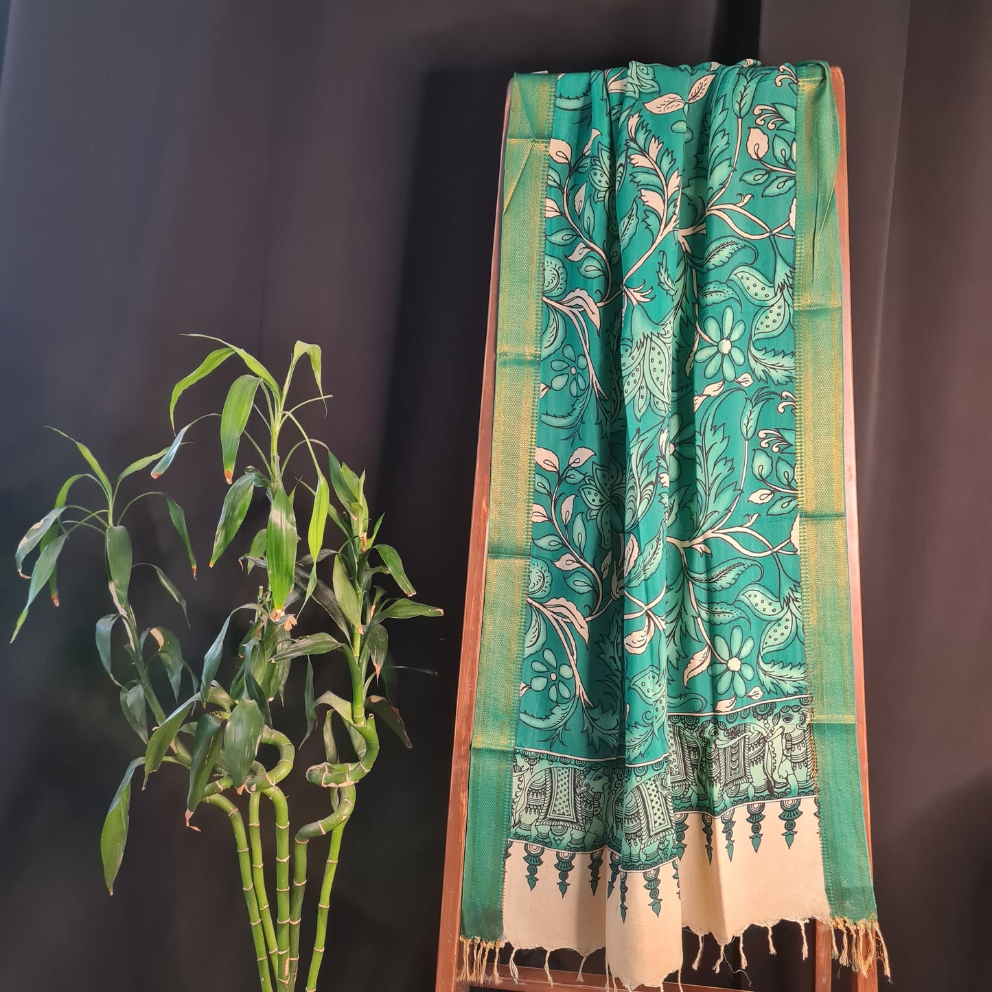 Premium Dark Green Kalmkari Prints Pen Kalamkari Dupatta Fabric