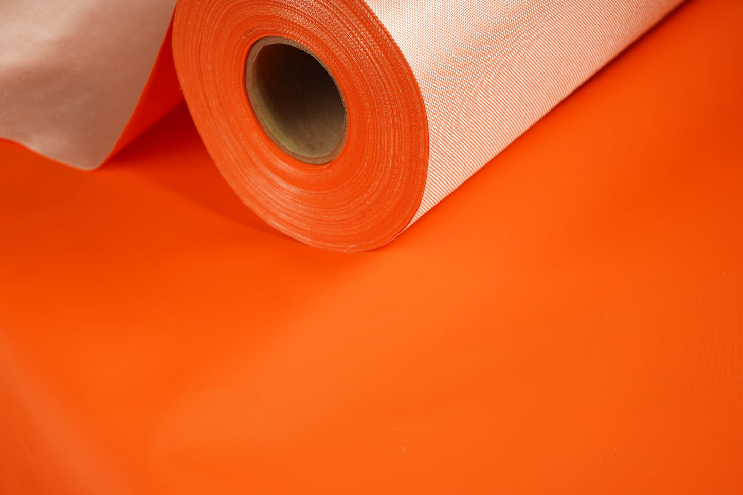 560 GSM Single Side Coated PVC Fabric Orange 1.37