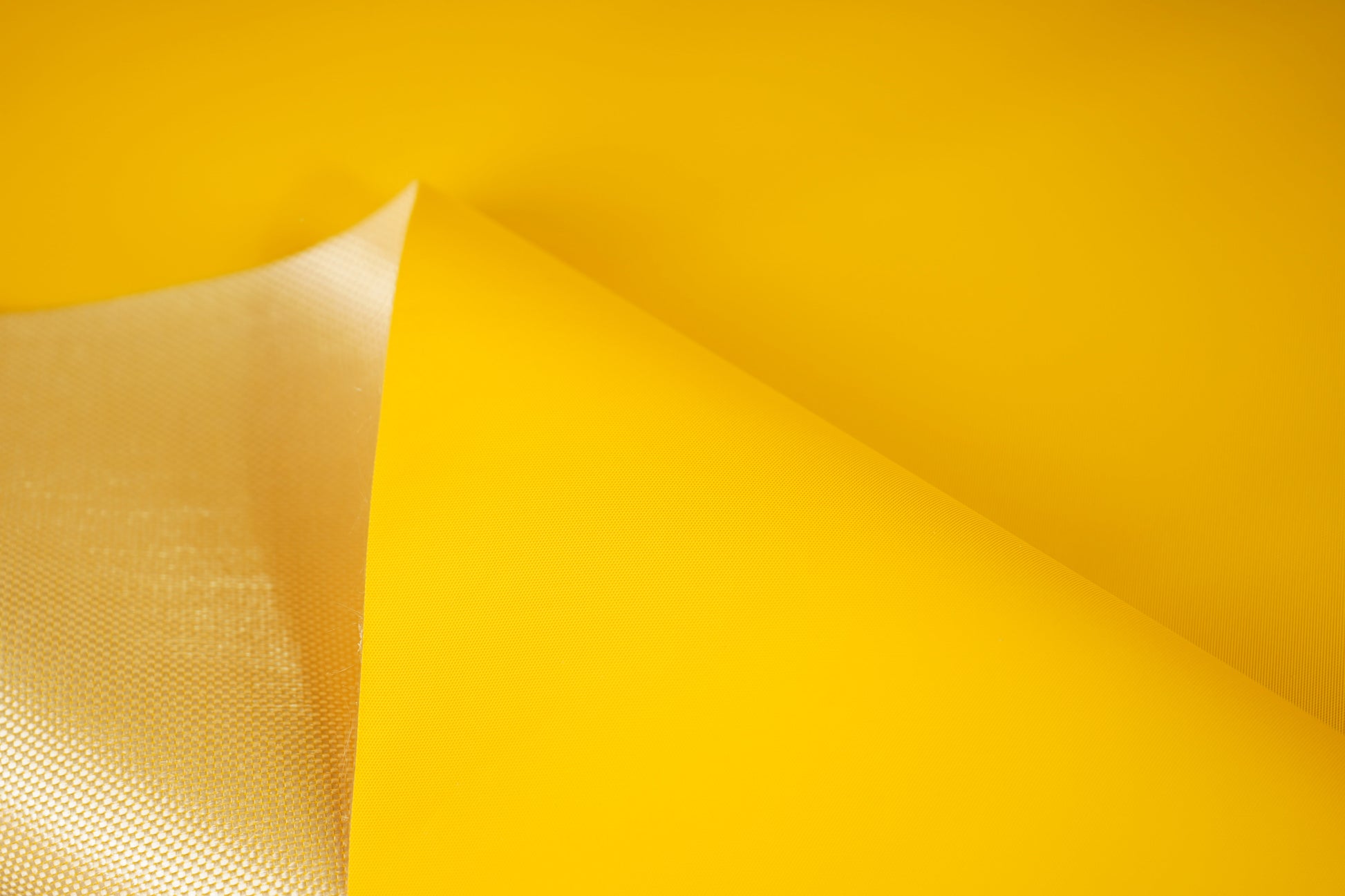 560 GSM Single Side Coated PVC Fabric Yellow 1.37