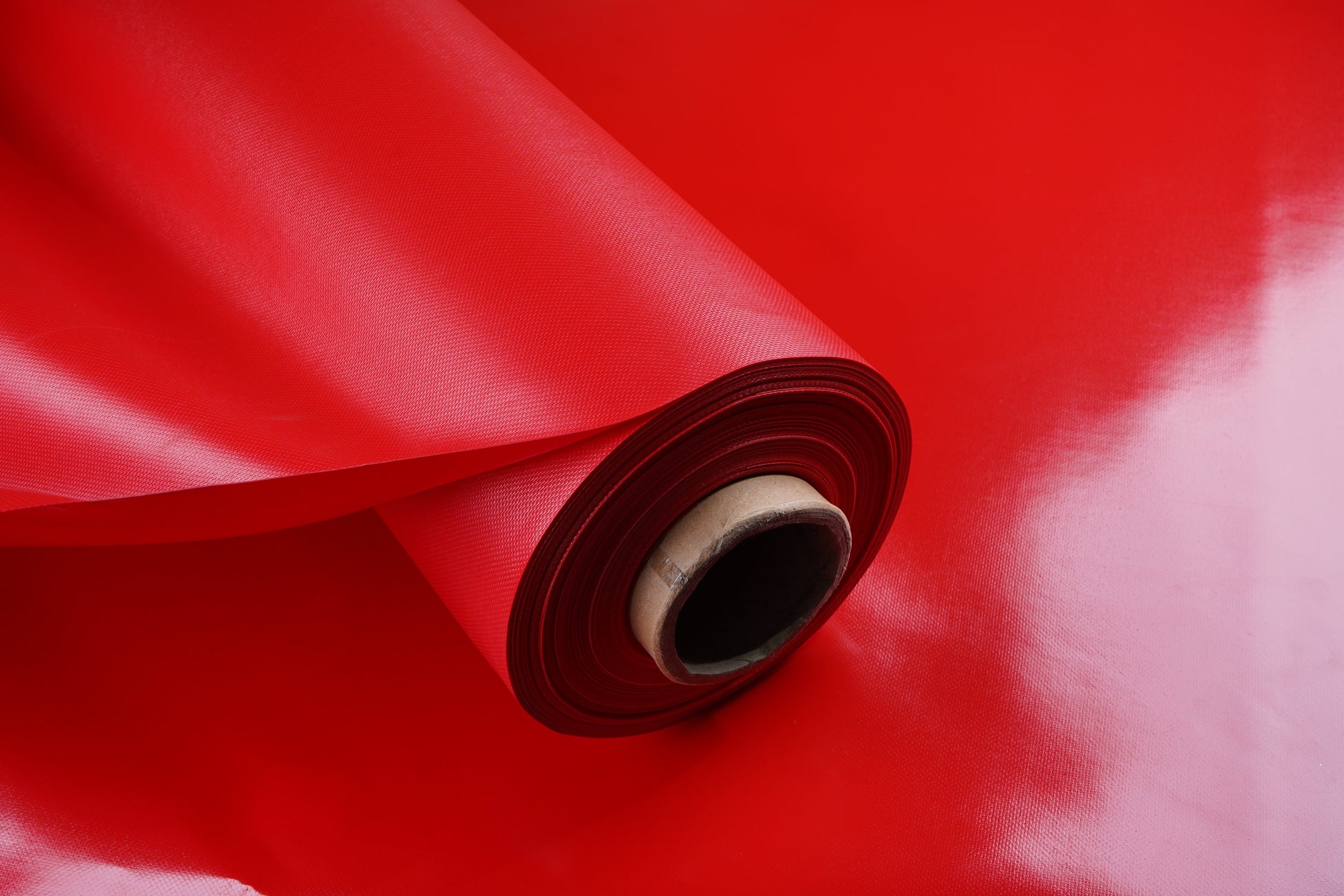 600 GSM Double Side Coated PVC Fabric 1000D Red Glossy 1.55