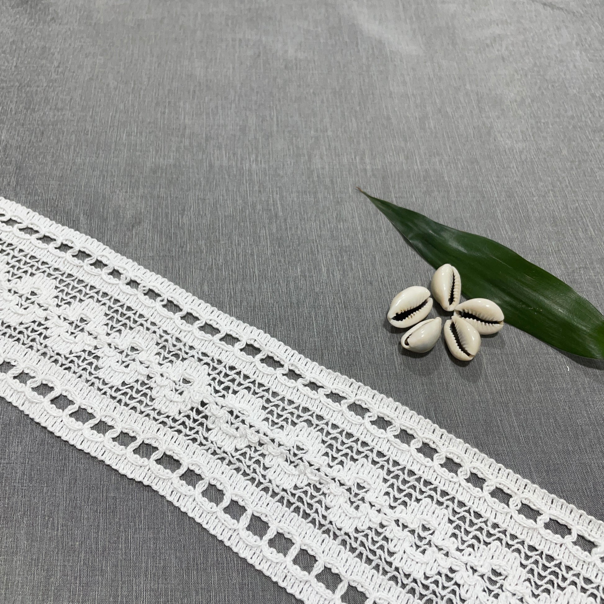 Off White Cotton Lace – TradeUNO Fabrics